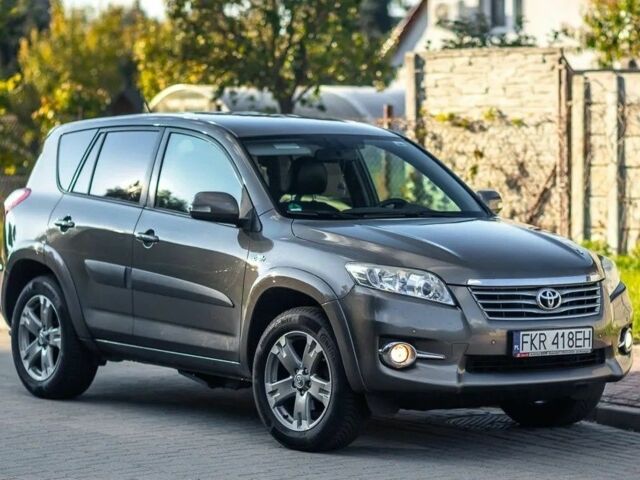 Сірий Тойота РАВ 4, об'ємом двигуна 2.2 л та пробігом 187 тис. км за 8000 $, фото 10 на Automoto.ua