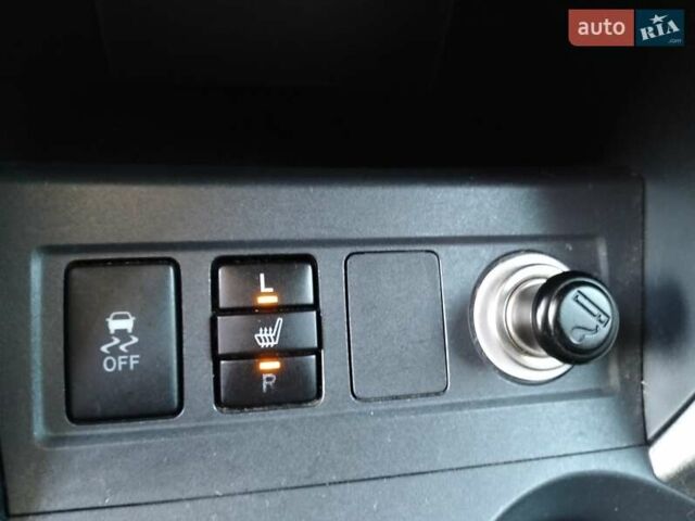 Сірий Тойота РАВ 4, об'ємом двигуна 2.23 л та пробігом 185 тис. км за 13800 $, фото 7 на Automoto.ua
