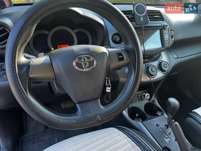 Серый Тойота РАВ 4, объемом двигателя 1.99 л и пробегом 160 тыс. км за 15500 $, фото 17 на Automoto.ua