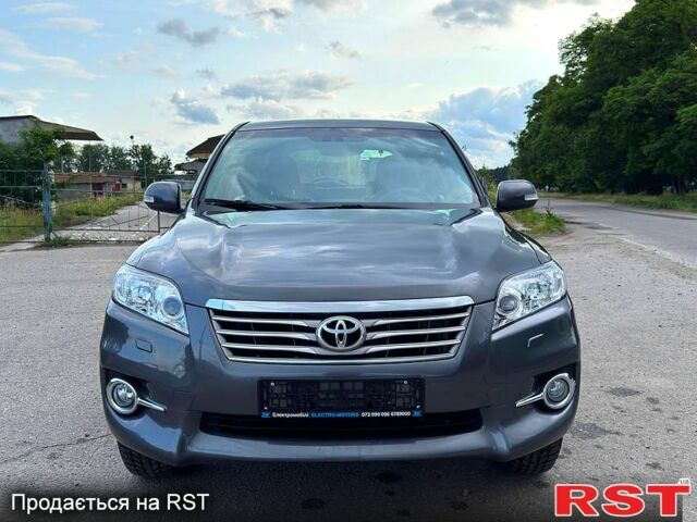 Серый Тойота РАВ 4, объемом двигателя 2 л и пробегом 149 тыс. км за 11350 $, фото 1 на Automoto.ua
