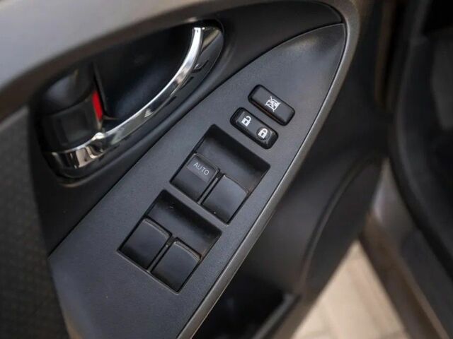 Сірий Тойота РАВ 4, об'ємом двигуна 2.2 л та пробігом 187 тис. км за 8000 $, фото 13 на Automoto.ua