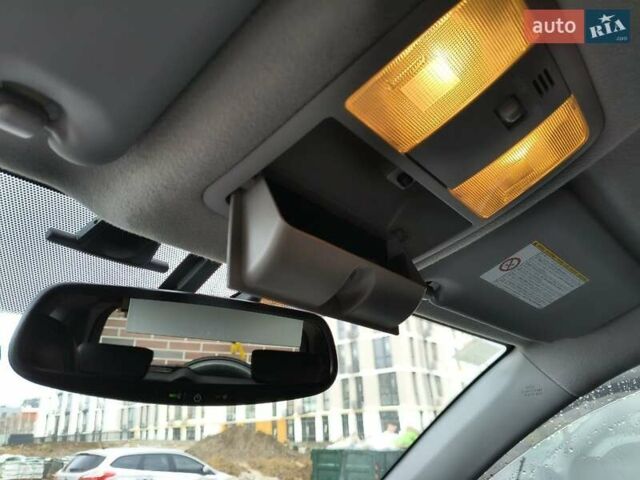 Сірий Тойота РАВ 4, об'ємом двигуна 2 л та пробігом 124 тис. км за 13800 $, фото 1 на Automoto.ua