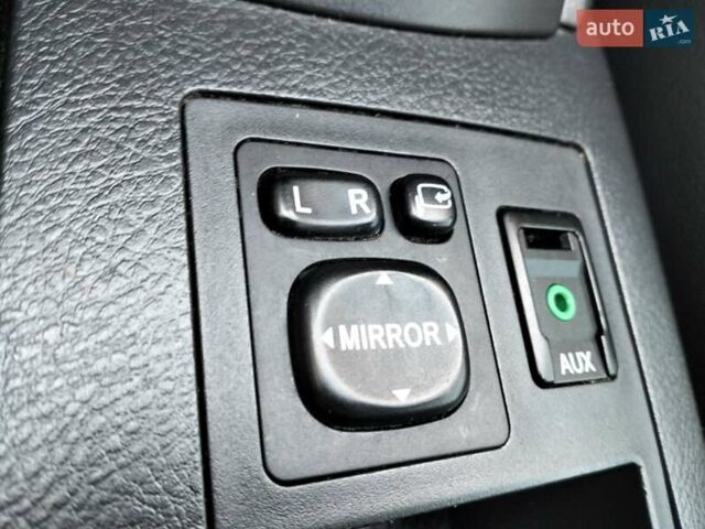 Сірий Тойота РАВ 4, об'ємом двигуна 2.23 л та пробігом 185 тис. км за 13800 $, фото 6 на Automoto.ua