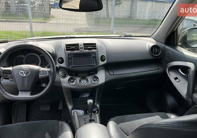 Сірий Тойота РАВ 4, об'ємом двигуна 2 л та пробігом 270 тис. км за 14700 $, фото 6 на Automoto.ua