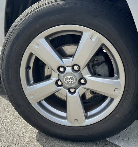 Сірий Тойота РАВ 4, об'ємом двигуна 2 л та пробігом 270 тис. км за 14700 $, фото 8 на Automoto.ua