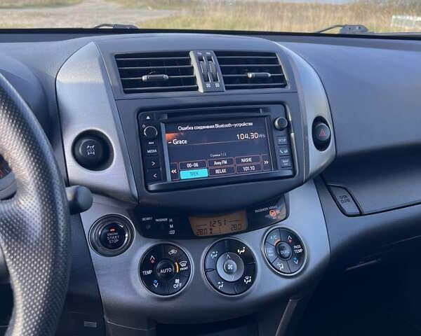 Тойота РАВ 4 2012 в Ровно на Automoto.ua Серый Тойота РАВ 4, объемом двигателя 2.2 л и пробегом 257 тыс. км за 13950 $, фото 14 на Automoto.ua