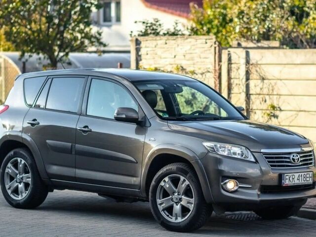 Сірий Тойота РАВ 4, об'ємом двигуна 2.2 л та пробігом 187 тис. км за 8000 $, фото 3 на Automoto.ua