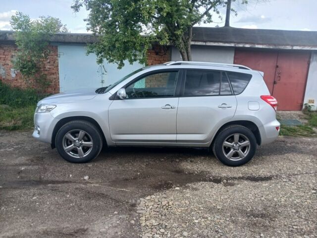 Серый Тойота РАВ 4, объемом двигателя 2.2 л и пробегом 251 тыс. км за 12000 $, фото 8 на Automoto.ua