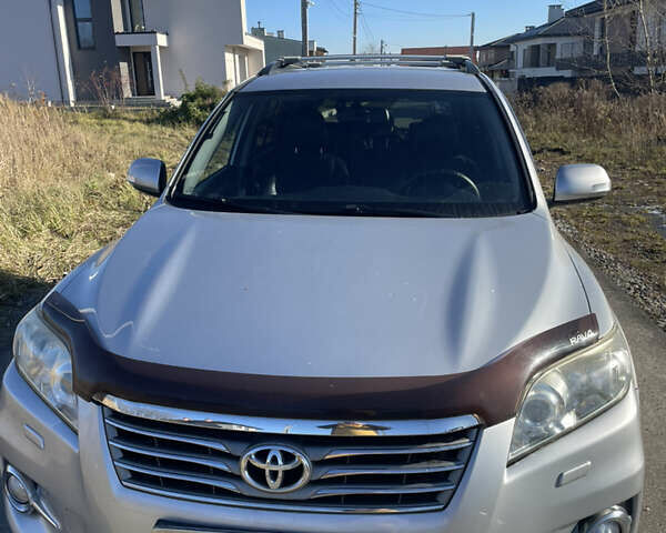 Сірий Тойота РАВ 4, об'ємом двигуна 2 л та пробігом 130 тис. км за 15500 $, фото 1 на Automoto.ua