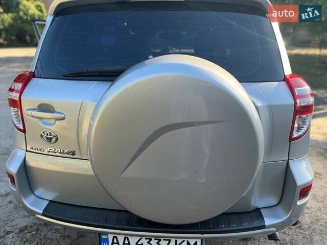 Серый Тойота РАВ 4, объемом двигателя 1.99 л и пробегом 160 тыс. км за 15500 $, фото 11 на Automoto.ua