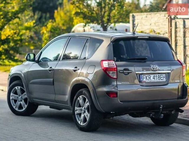 Сірий Тойота РАВ 4, об'ємом двигуна 2.2 л та пробігом 187 тис. км за 11000 $, фото 3 на Automoto.ua