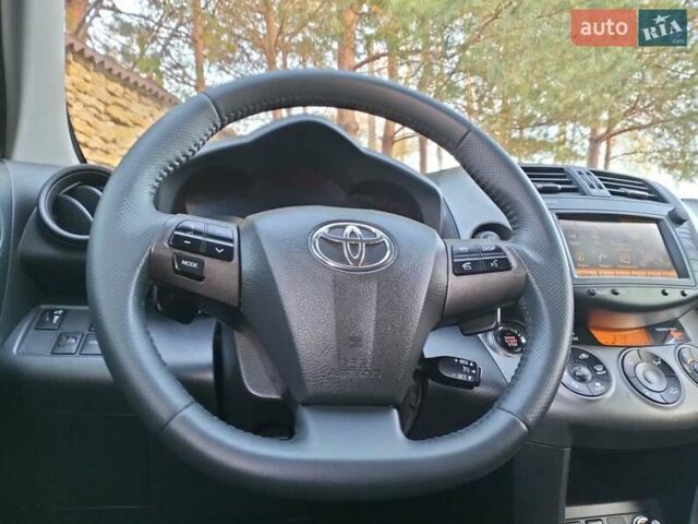 Сірий Тойота РАВ 4, об'ємом двигуна 2.23 л та пробігом 185 тис. км за 13800 $, фото 23 на Automoto.ua