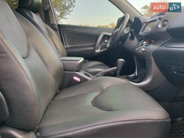 Сірий Тойота РАВ 4, об'ємом двигуна 2.23 л та пробігом 185 тис. км за 13800 $, фото 17 на Automoto.ua