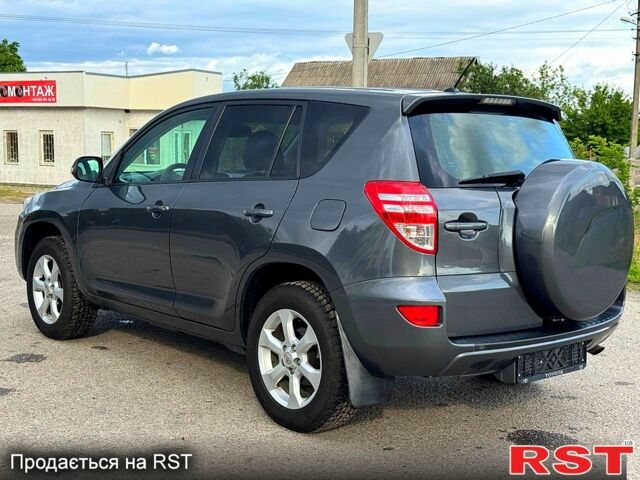 Серый Тойота РАВ 4, объемом двигателя 2 л и пробегом 149 тыс. км за 11350 $, фото 5 на Automoto.ua