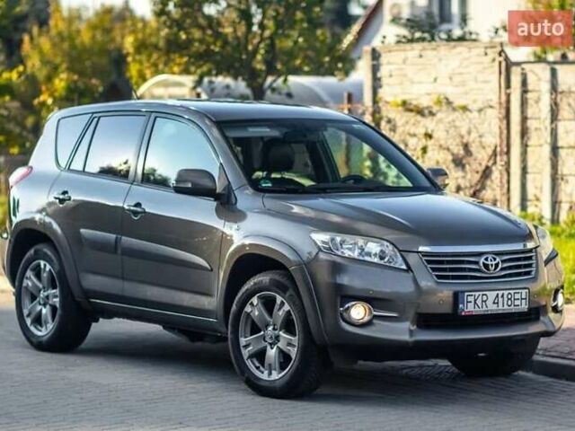 Сірий Тойота РАВ 4, об'ємом двигуна 2.2 л та пробігом 187 тис. км за 11000 $, фото 5 на Automoto.ua