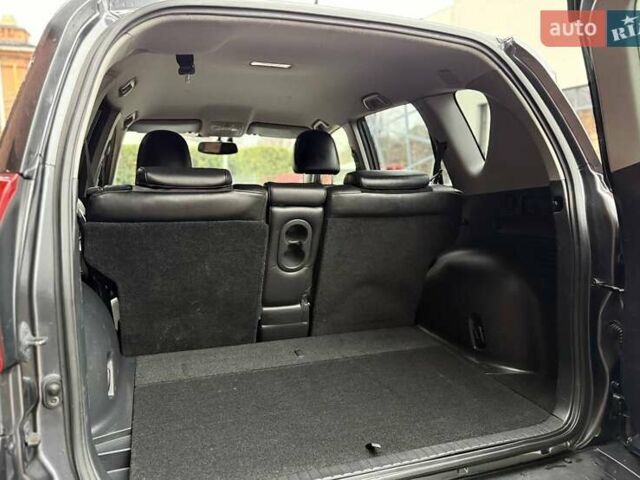 Серый Тойота РАВ 4, объемом двигателя 1.99 л и пробегом 115 тыс. км за 11600 $, фото 8 на Automoto.ua