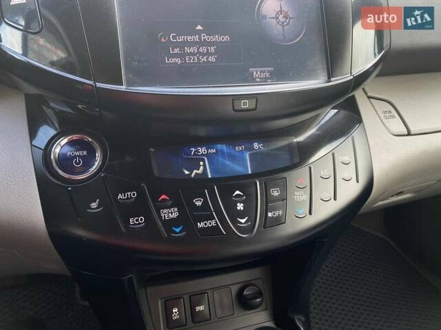 Тойота РАВ 4 2012 в Львове на Automoto.ua Серый Тойота РАВ 4, объемом двигателя 0 л и пробегом 142 тыс. км за 11500 $, фото 15 на Automoto.ua