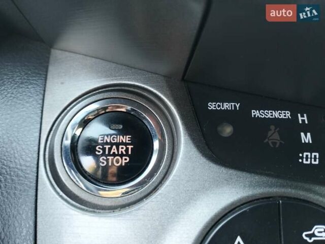 Сірий Тойота РАВ 4, об'ємом двигуна 2.23 л та пробігом 185 тис. км за 13800 $, фото 10 на Automoto.ua