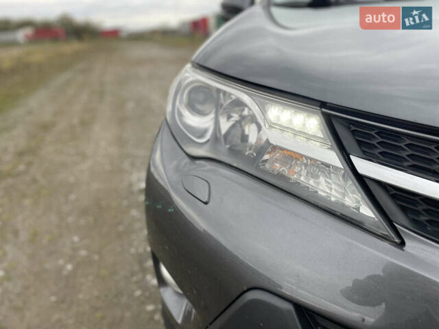 Сірий Тойота РАВ 4, об'ємом двигуна 2.49 л та пробігом 180 тис. км за 15900 $, фото 5 на Automoto.ua