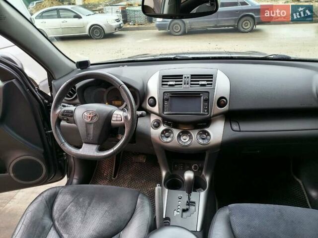 Сірий Тойота РАВ 4, об'ємом двигуна 2 л та пробігом 124 тис. км за 13800 $, фото 10 на Automoto.ua