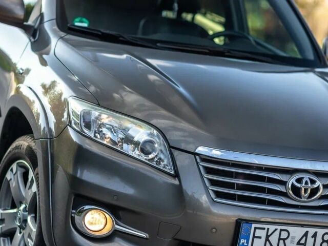 Сірий Тойота РАВ 4, об'ємом двигуна 2.2 л та пробігом 187 тис. км за 7200 $, фото 7 на Automoto.ua