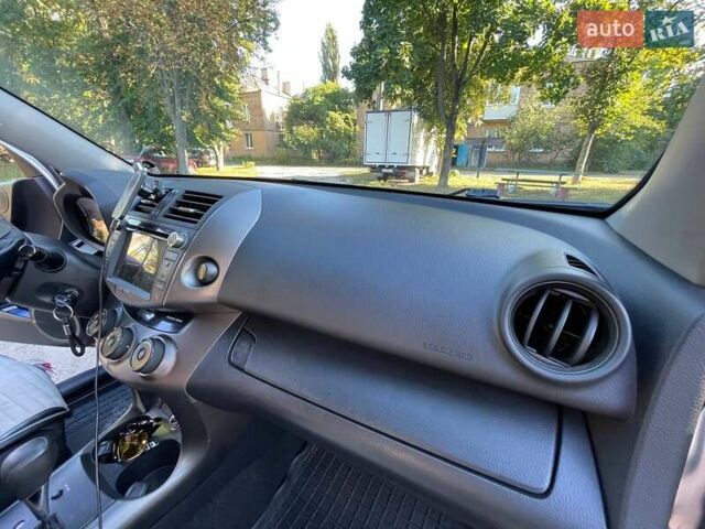 Серый Тойота РАВ 4, объемом двигателя 1.99 л и пробегом 160 тыс. км за 15500 $, фото 26 на Automoto.ua