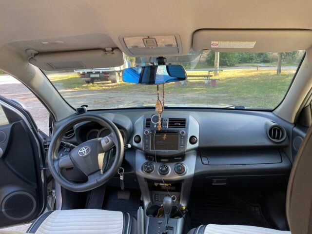 Сірий Тойота РАВ 4, об'ємом двигуна 2 л та пробігом 170 тис. км за 12800 $, фото 3 на Automoto.ua