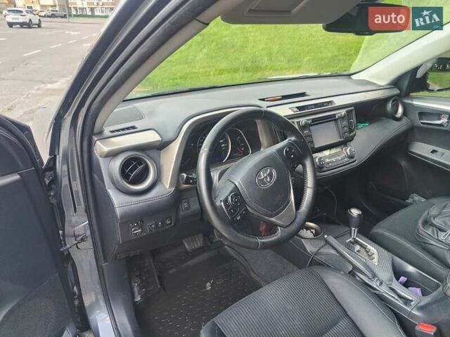 Сірий Тойота РАВ 4, об'ємом двигуна 2.49 л та пробігом 276 тис. км за 17250 $, фото 8 на Automoto.ua