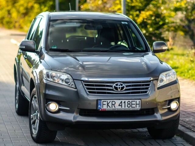 Сірий Тойота РАВ 4, об'ємом двигуна 2.2 л та пробігом 187 тис. км за 8000 $, фото 1 на Automoto.ua