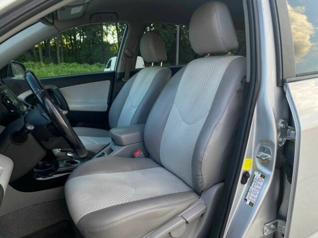 Серый Тойота РАВ 4, объемом двигателя 0 л и пробегом 210 тыс. км за 10490 $, фото 12 на Automoto.ua