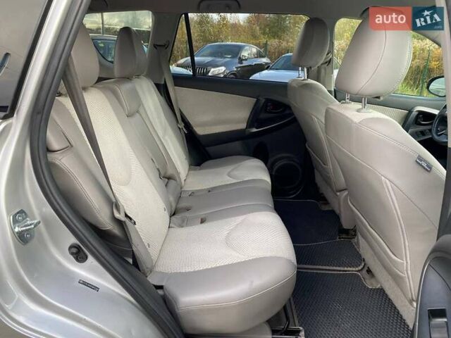 Тойота РАВ 4 2012 в Львове на Automoto.ua Серый Тойота РАВ 4, объемом двигателя 0 л и пробегом 142 тыс. км за 11500 $, фото 21 на Automoto.ua
