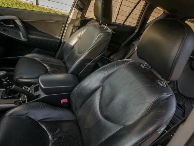 Сірий Тойота РАВ 4, об'ємом двигуна 2.2 л та пробігом 187 тис. км за 8000 $, фото 18 на Automoto.ua