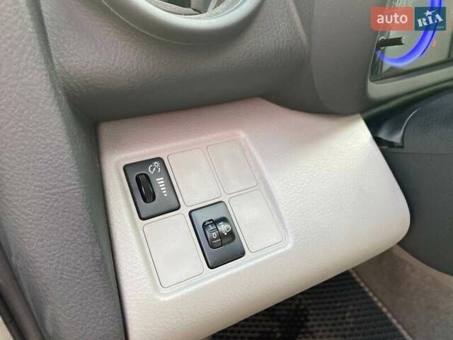 Тойота РАВ 4 2012 в Львове на Automoto.ua Серый Тойота РАВ 4, объемом двигателя 0 л и пробегом 142 тыс. км за 11500 $, фото 11 на Automoto.ua