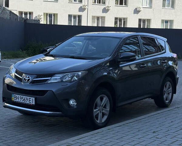 Сірий Тойота РАВ 4, об'ємом двигуна 2.23 л та пробігом 272 тис. км за 15800 $, фото 3 на Automoto.ua