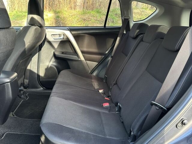 Серый Тойота РАВ 4, объемом двигателя 2.2 л и пробегом 208 тыс. км за 15800 $, фото 19 на Automoto.ua