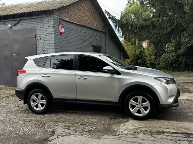 Сірий Тойота РАВ 4, об'ємом двигуна 2 л та пробігом 272 тис. км за 14000 $, фото 4 на Automoto.ua