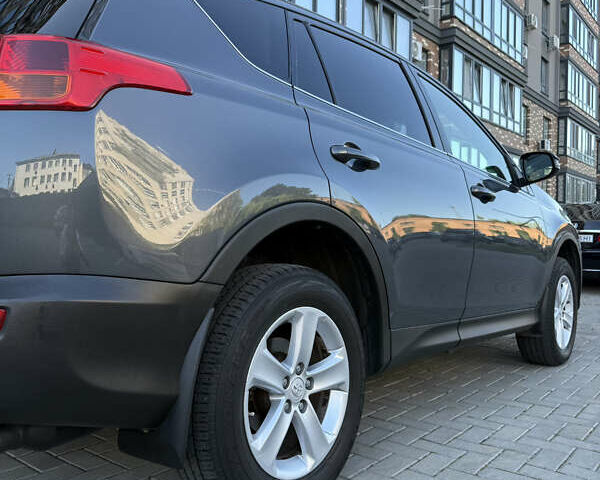 Сірий Тойота РАВ 4, об'ємом двигуна 2.23 л та пробігом 272 тис. км за 15800 $, фото 9 на Automoto.ua