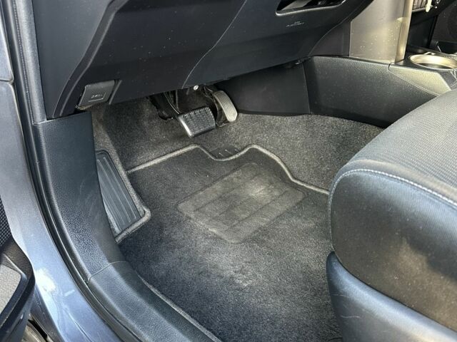 Серый Тойота РАВ 4, объемом двигателя 2.2 л и пробегом 208 тыс. км за 15800 $, фото 15 на Automoto.ua