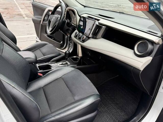 Серый Тойота РАВ 4, объемом двигателя 2.5 л и пробегом 238 тыс. км за 16400 $, фото 21 на Automoto.ua