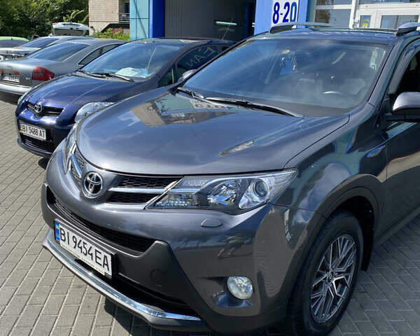 Серый Тойота РАВ 4, объемом двигателя 2.2 л и пробегом 140 тыс. км за 21000 $, фото 2 на Automoto.ua