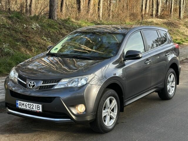 Серый Тойота РАВ 4, объемом двигателя 2.2 л и пробегом 208 тыс. км за 15800 $, фото 1 на Automoto.ua
