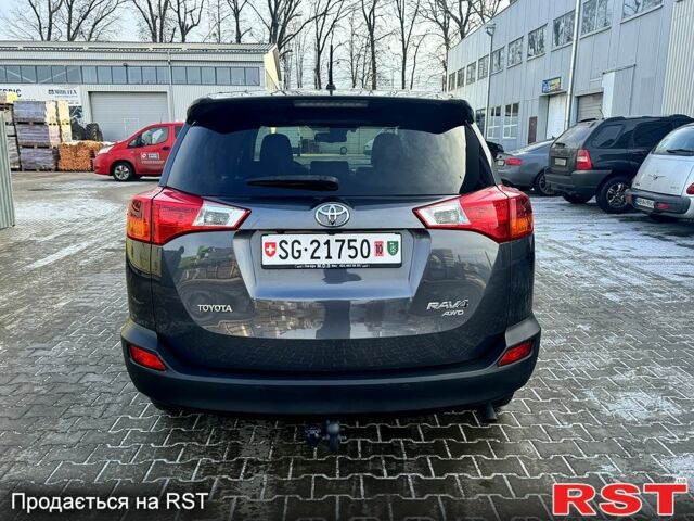 Серый Тойота РАВ 4, объемом двигателя 2 л и пробегом 220 тыс. км за 18450 $, фото 1 на Automoto.ua