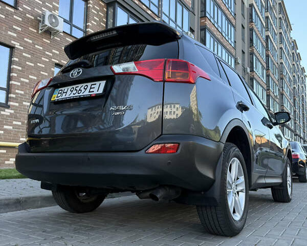Тойота РАВ 4 2013 у Житомирі на Automoto.ua Сірий Тойота РАВ 4, об'ємом двигуна 2.23 л та пробігом 274 тис. км за 15200 $, фото 10 на Automoto.ua