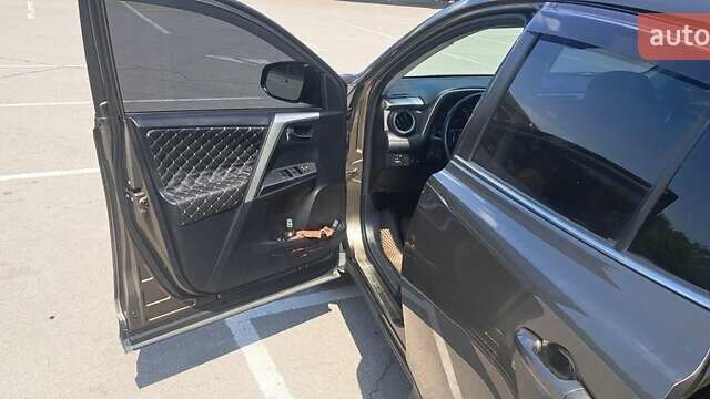 Сірий Тойота РАВ 4, об'ємом двигуна 2.23 л та пробігом 180 тис. км за 16800 $, фото 6 на Automoto.ua