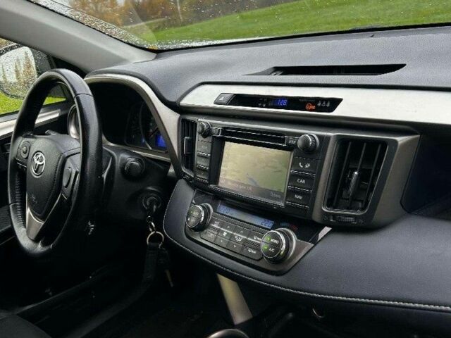 Тойота РАВ 4 2013 в Житомире на Automoto.ua Серый Тойота РАВ 4, объемом двигателя 2 л и пробегом 197 тыс. км за 8100 $, фото 13 на Automoto.ua