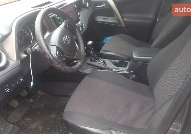 Тойота РАВ 4 2013 в Чернигове на Automoto.ua Серый Тойота РАВ 4, объемом двигателя 1.99 л и пробегом 170 тыс. км за 14250 $, фото 2 на Automoto.ua