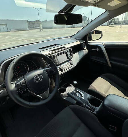 Серый Тойота РАВ 4, объемом двигателя 2.5 л и пробегом 282 тыс. км за 15800 $, фото 7 на Automoto.ua