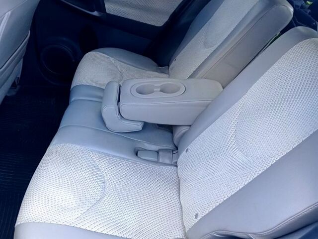 Тойота РАВ 4 2013 у Києві на Automoto.ua Сірий Тойота РАВ 4, об'ємом двигуна 0.12 л та пробігом 177 тис. км за 13000 $, фото 6 на Automoto.ua