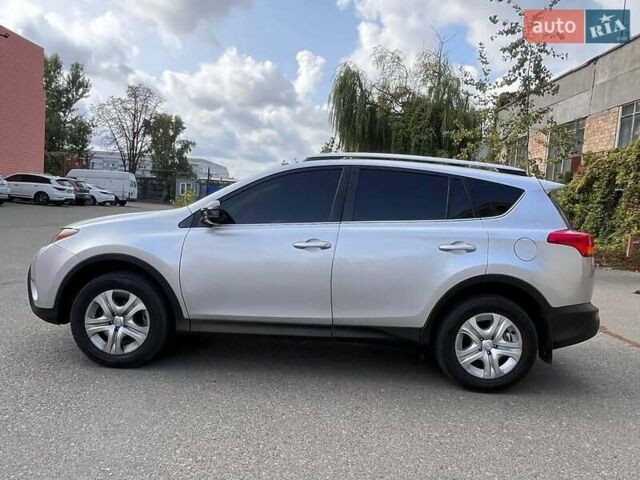 Сірий Тойота РАВ 4, об'ємом двигуна 2.49 л та пробігом 251 тис. км за 11000 $, фото 4 на Automoto.ua