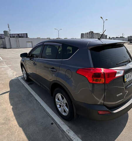 Серый Тойота РАВ 4, объемом двигателя 2.5 л и пробегом 282 тыс. км за 15800 $, фото 3 на Automoto.ua